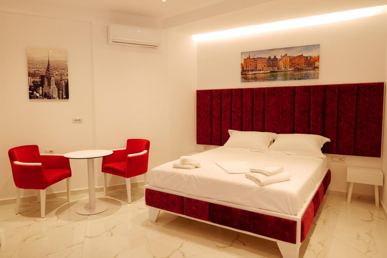 Lumi Hotel Sarandë Exteriör bild