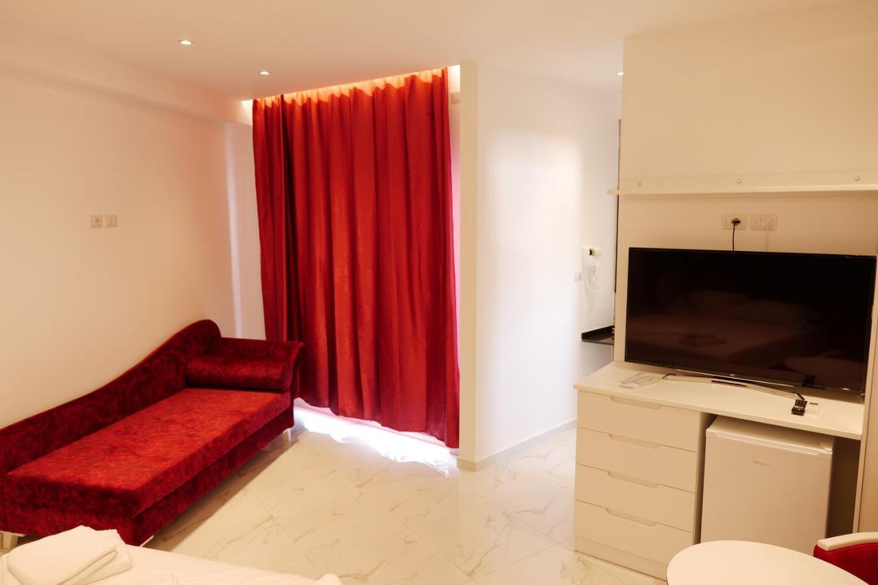 Lumi Hotel Sarandë Exteriör bild