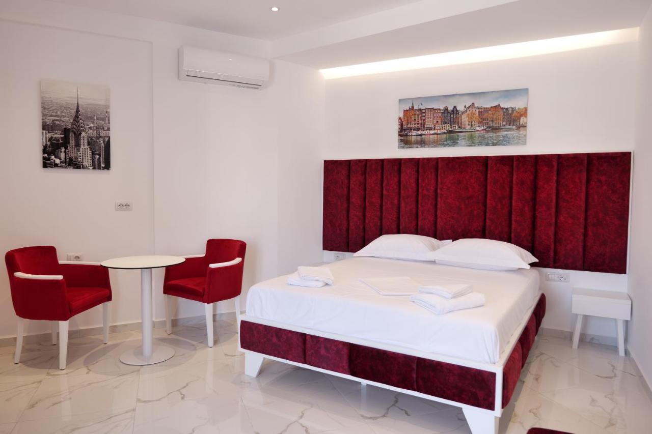 Lumi Hotel Sarandë Exteriör bild