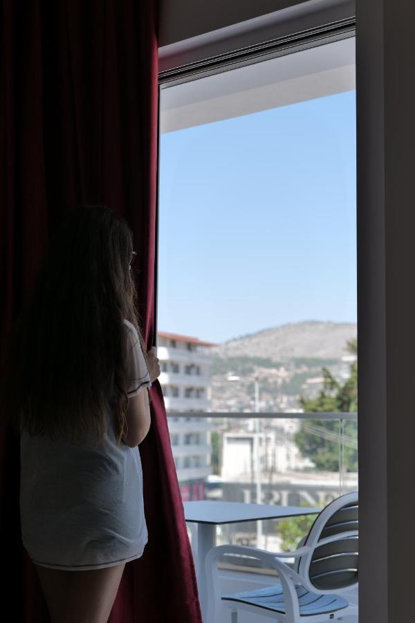 Lumi Hotel Sarandë Exteriör bild