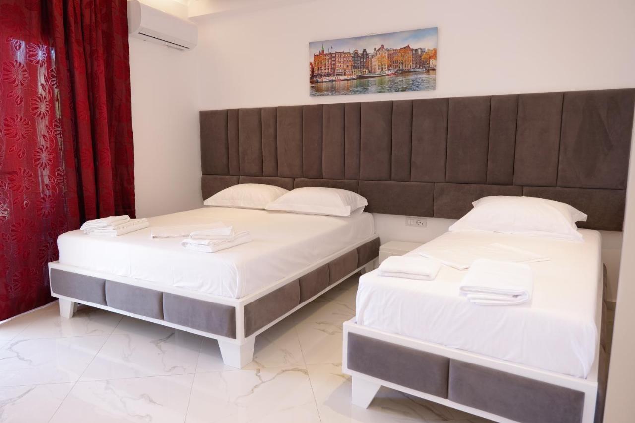 Lumi Hotel Sarandë Exteriör bild