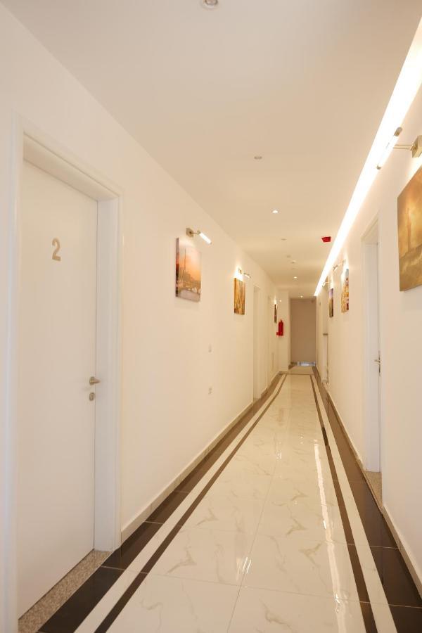 Lumi Hotel Sarandë Exteriör bild