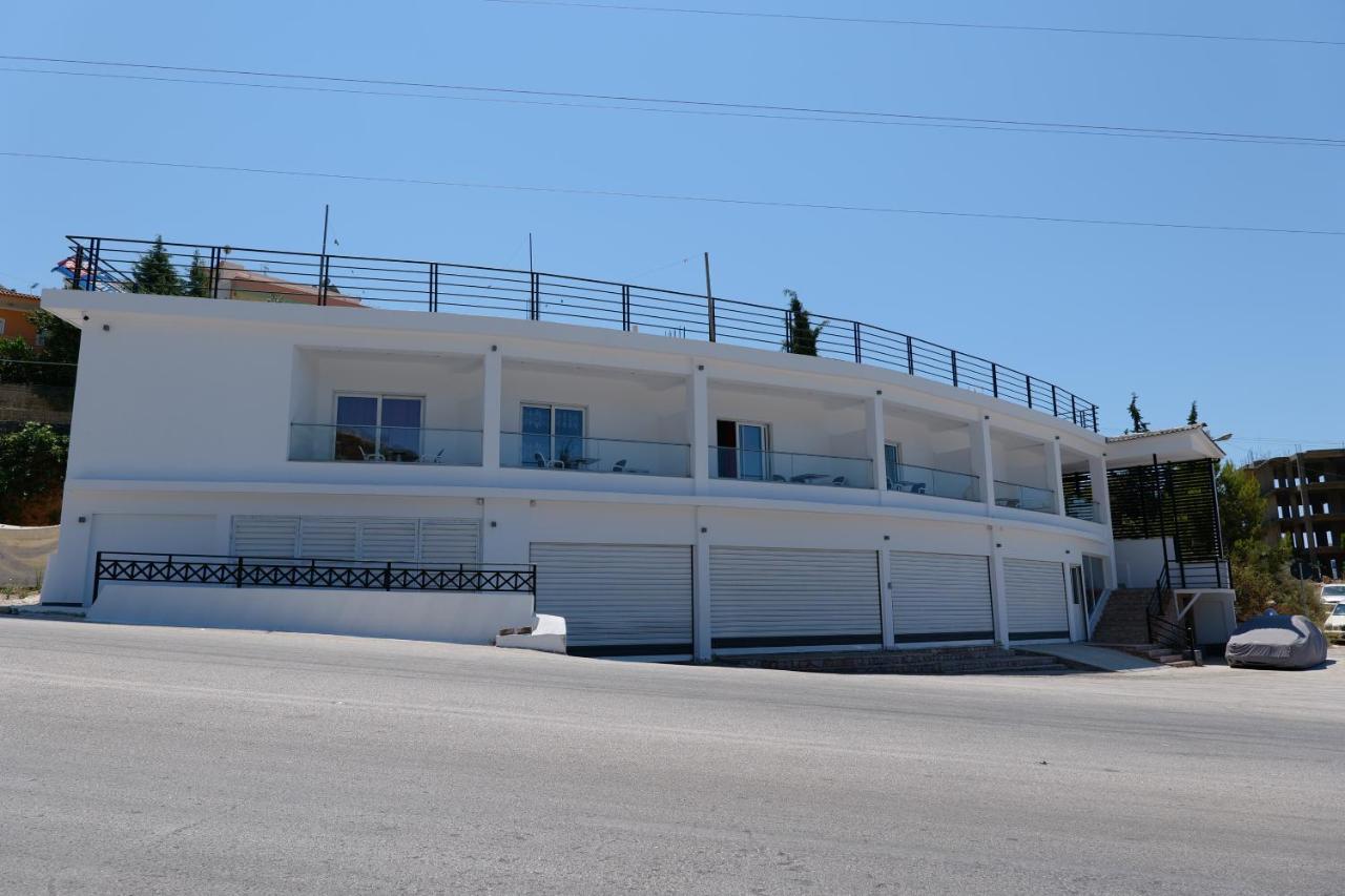 Lumi Hotel Sarandë Exteriör bild
