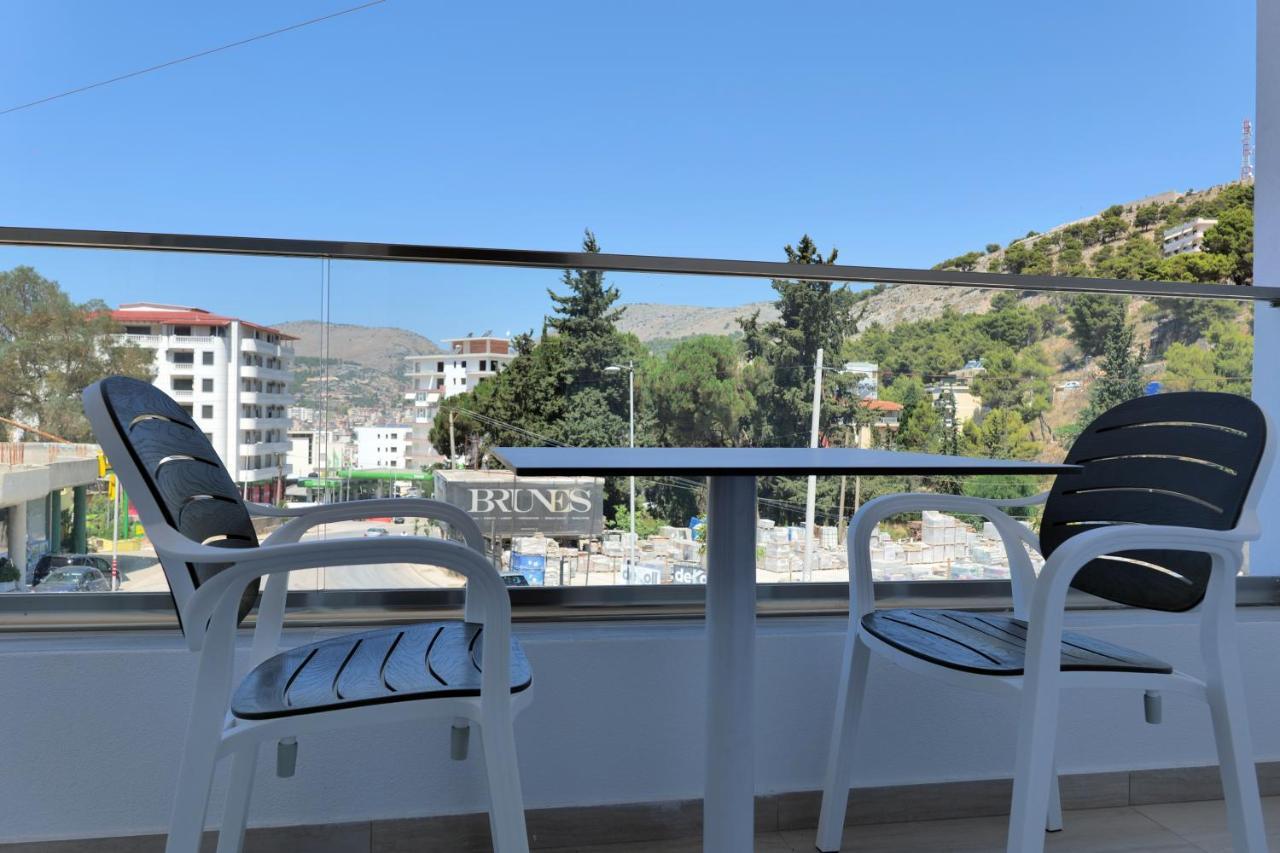 Lumi Hotel Sarandë Exteriör bild