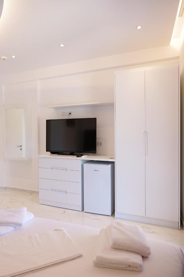 Lumi Hotel Sarandë Exteriör bild