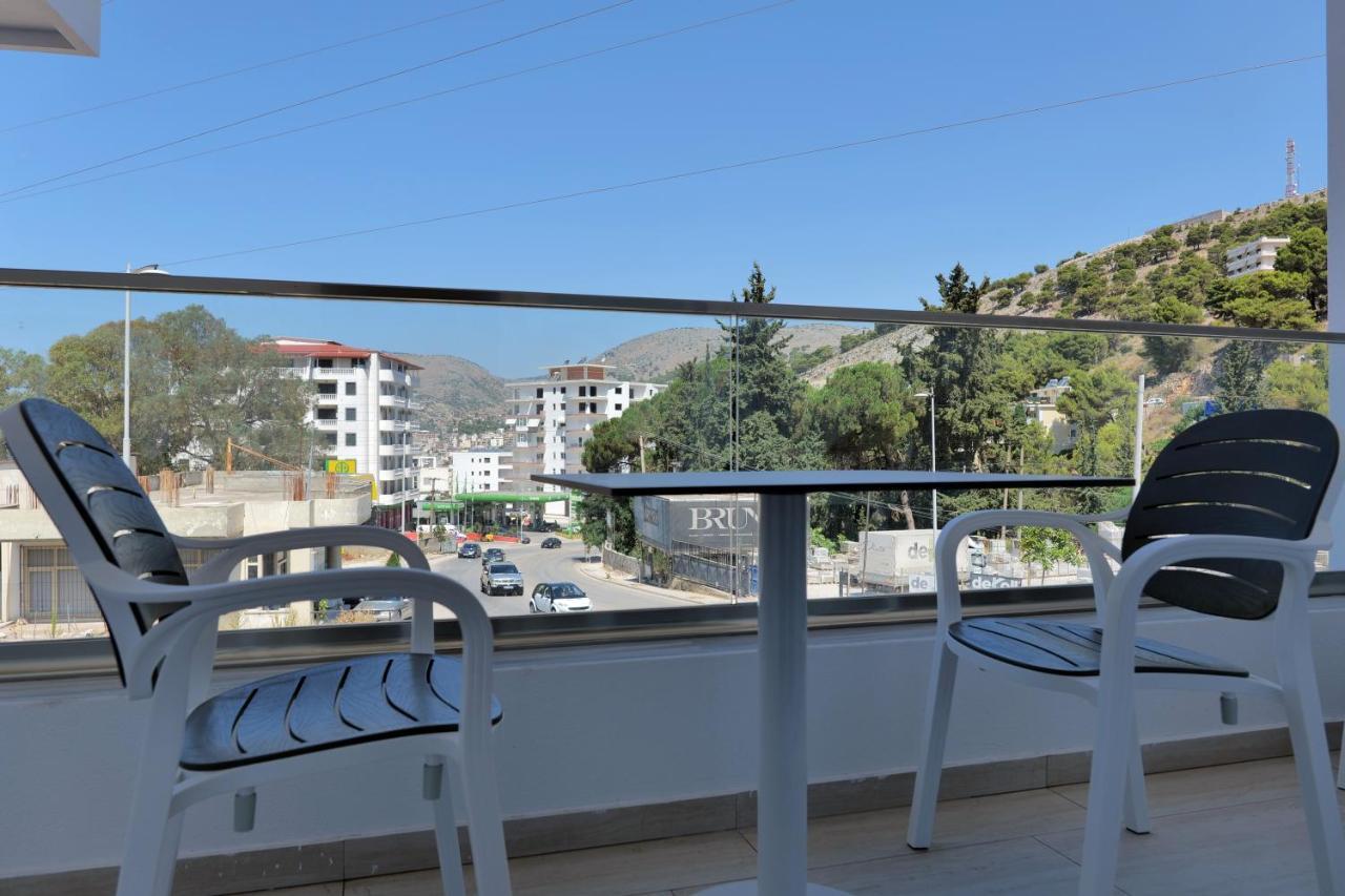 Lumi Hotel Sarandë Exteriör bild